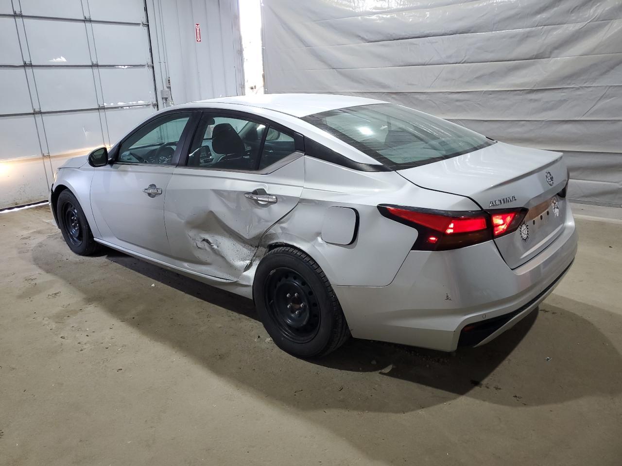 2021 Nissan Altima S - Фото 2