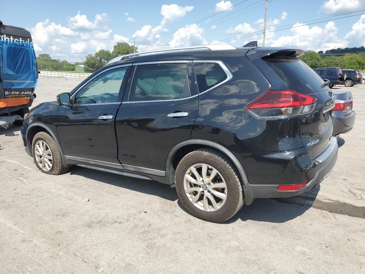2018 Nissan Rogue S - Фото 2