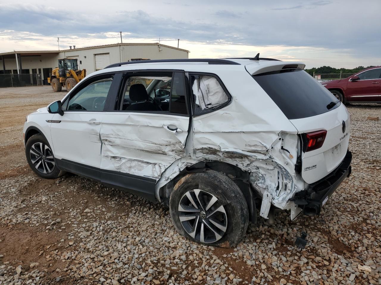 2024 Volkswagen Tiguan S - Фото 2
