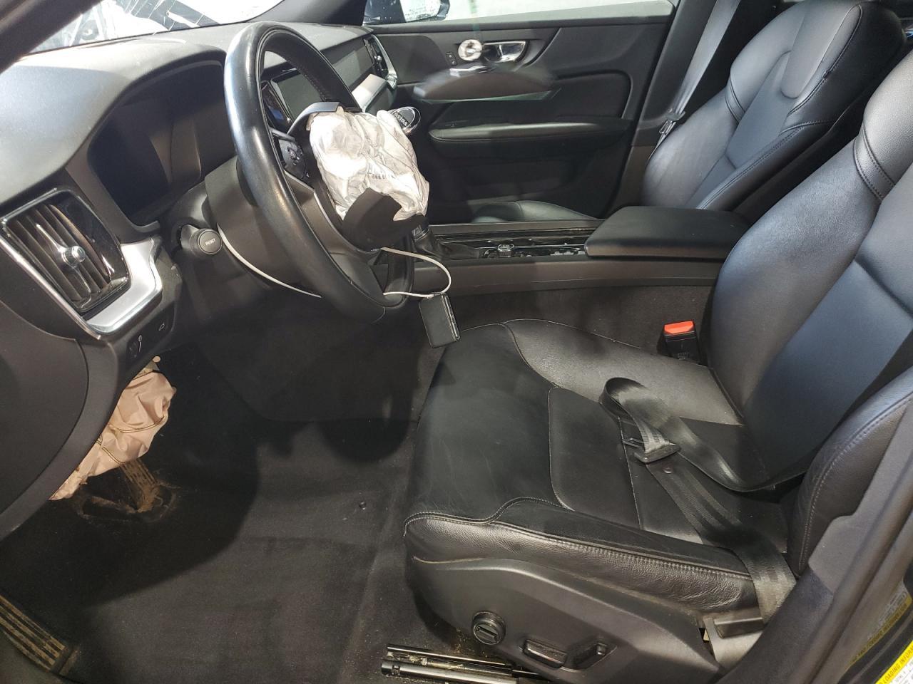 2020 Volvo S60 T6 Momentum - Image 7