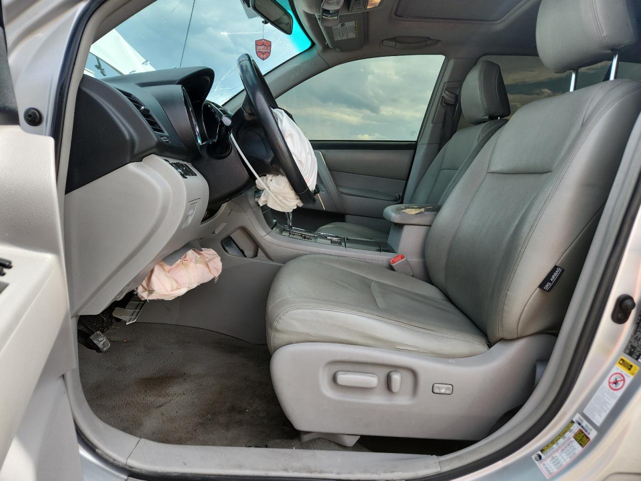 2010 Toyota Highlander - Image 7