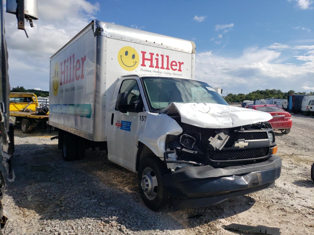 2017 Chevrolet Express G3500 - Image 4