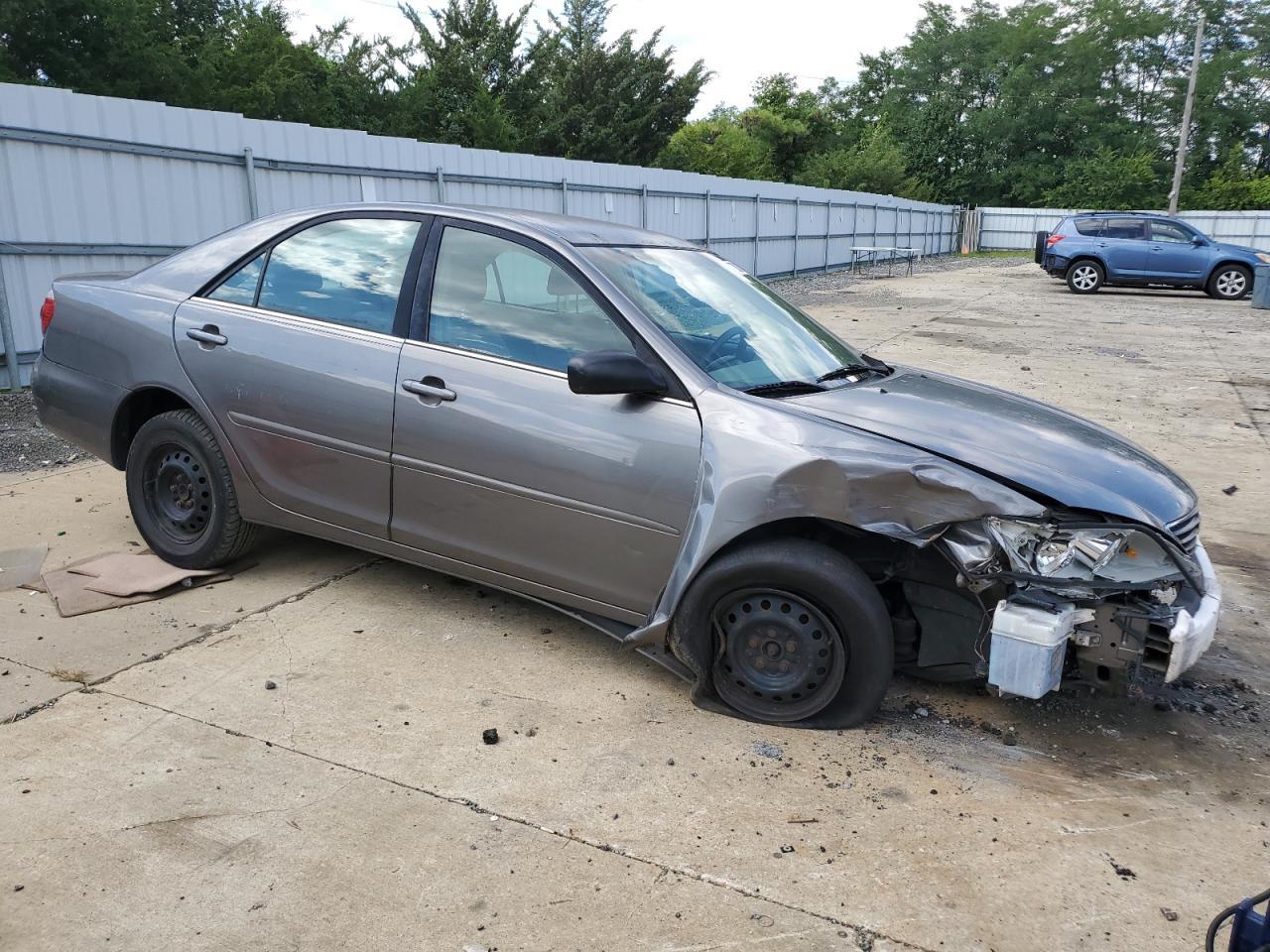 2005 Toyota Camry Le - Фото 4