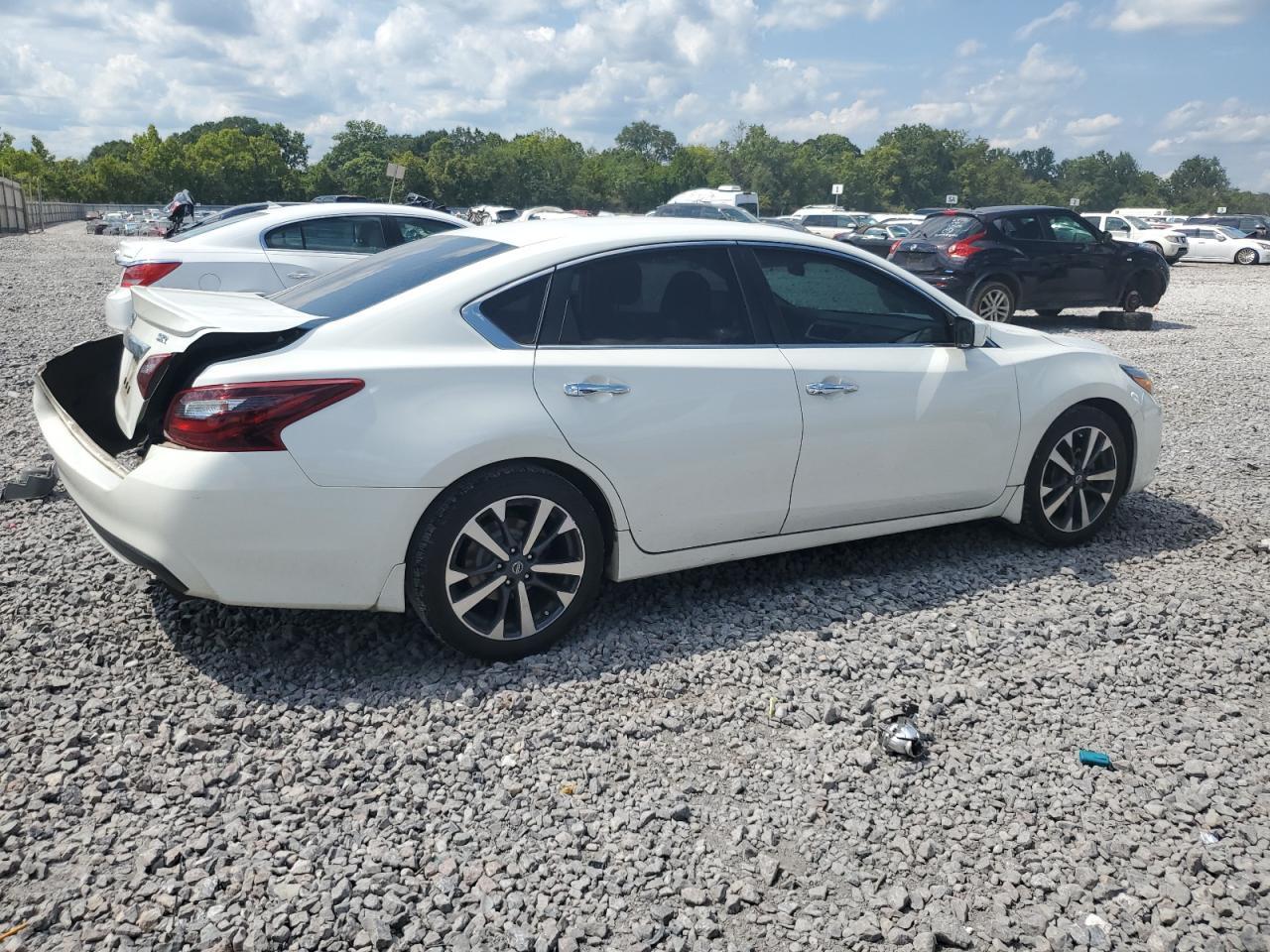 2017 Nissan Altima 2.5 - Фото 3