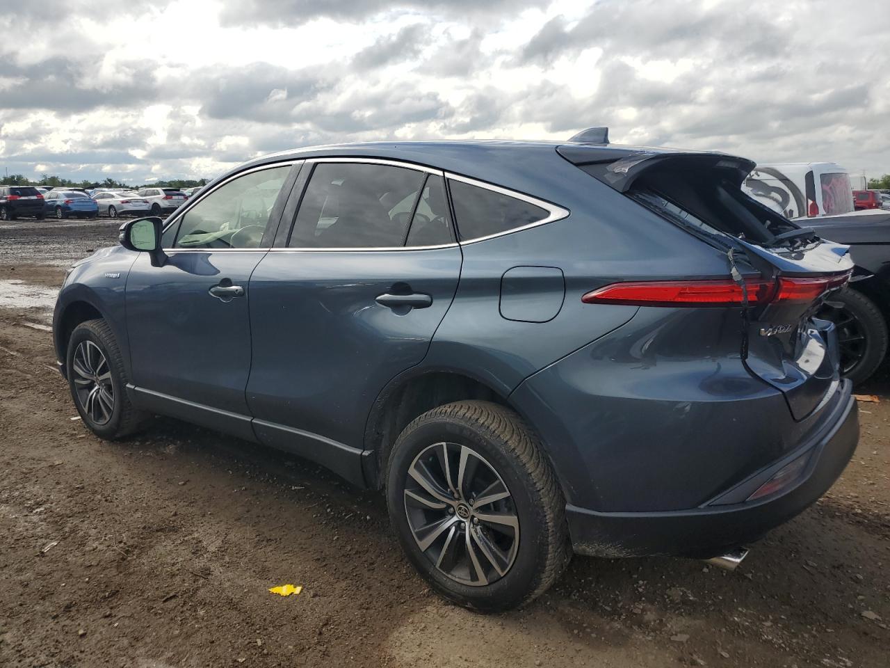 2021 Toyota Venza Le - Image 2