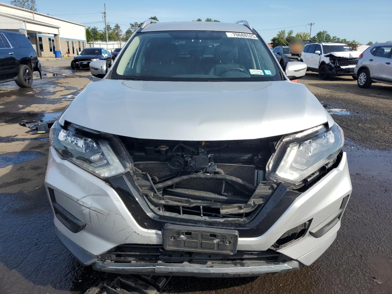 2018 Nissan Rogue S - Image 5