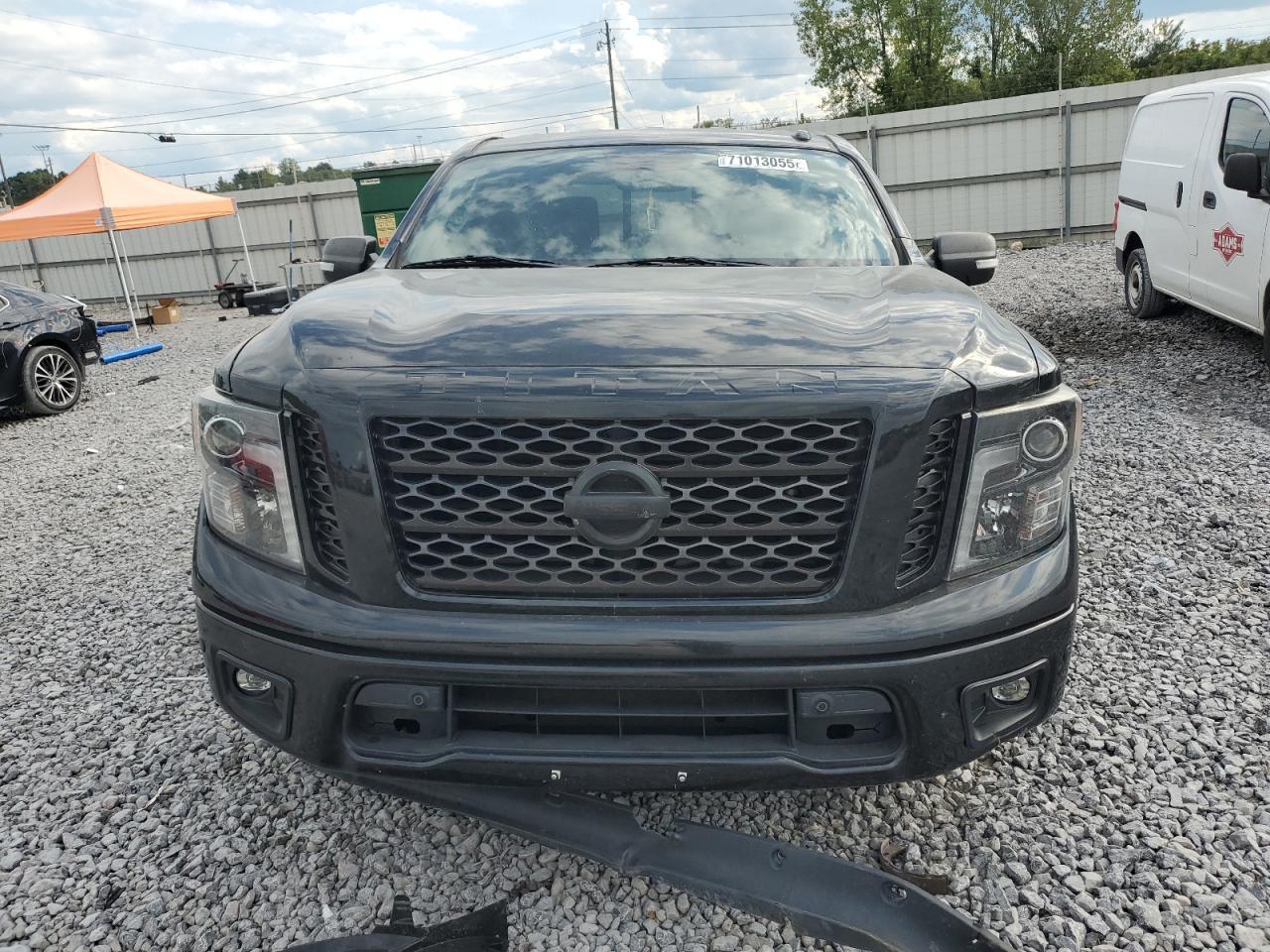 2019 Nissan Titan Platinum Reserve - Image 5