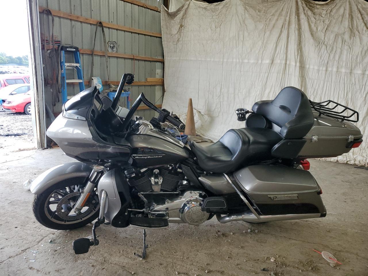 2017 Harley-Davidson Fltru - Фото 3