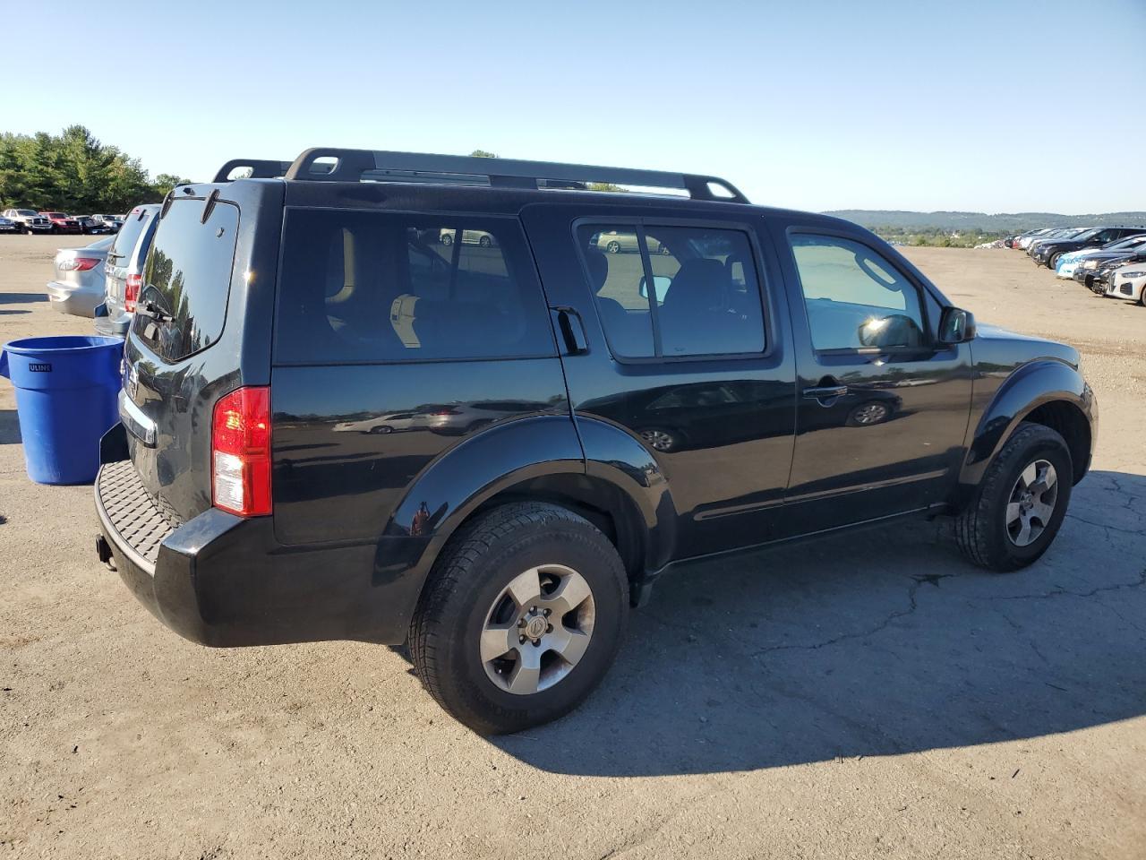 2011 Nissan Pathfinder S - Фото 3