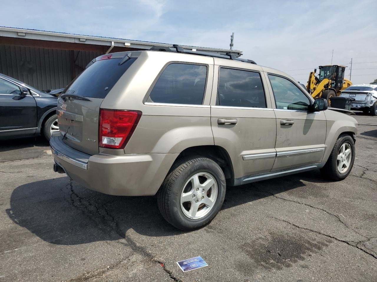 2005 Jeep Grand Cherokee Limited - Image 3