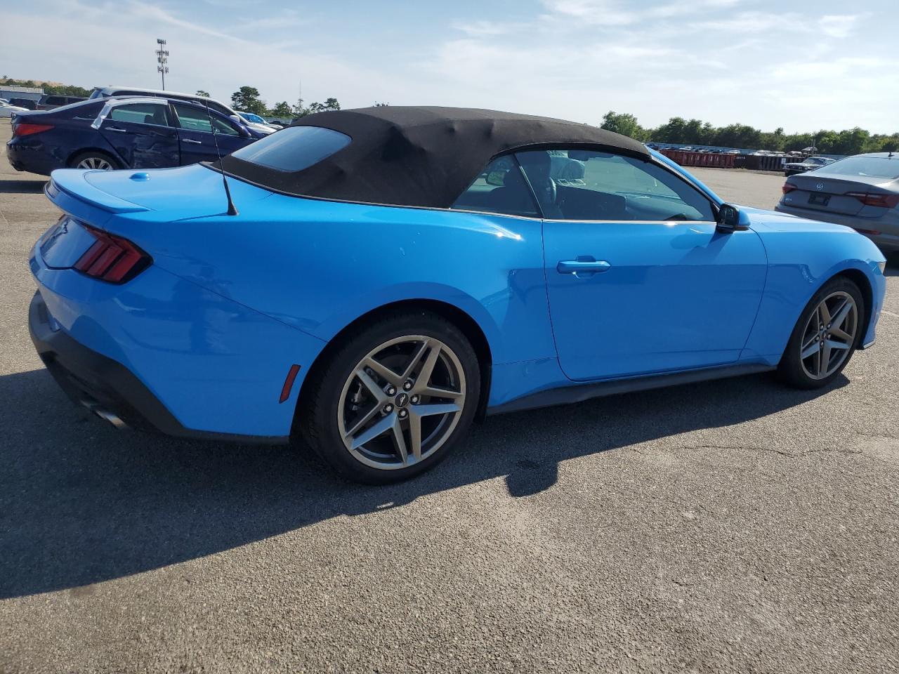 2024 Ford Mustang - Фото 3