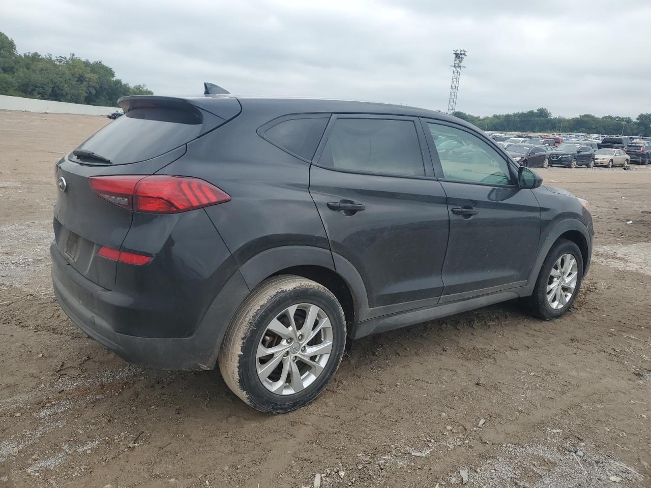 2021 Hyundai Tucson Se - Image 3
