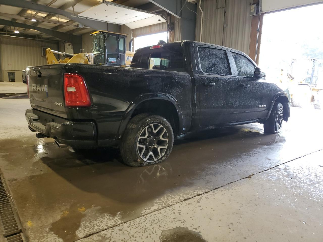 2025 Ram 1500 - Image 3