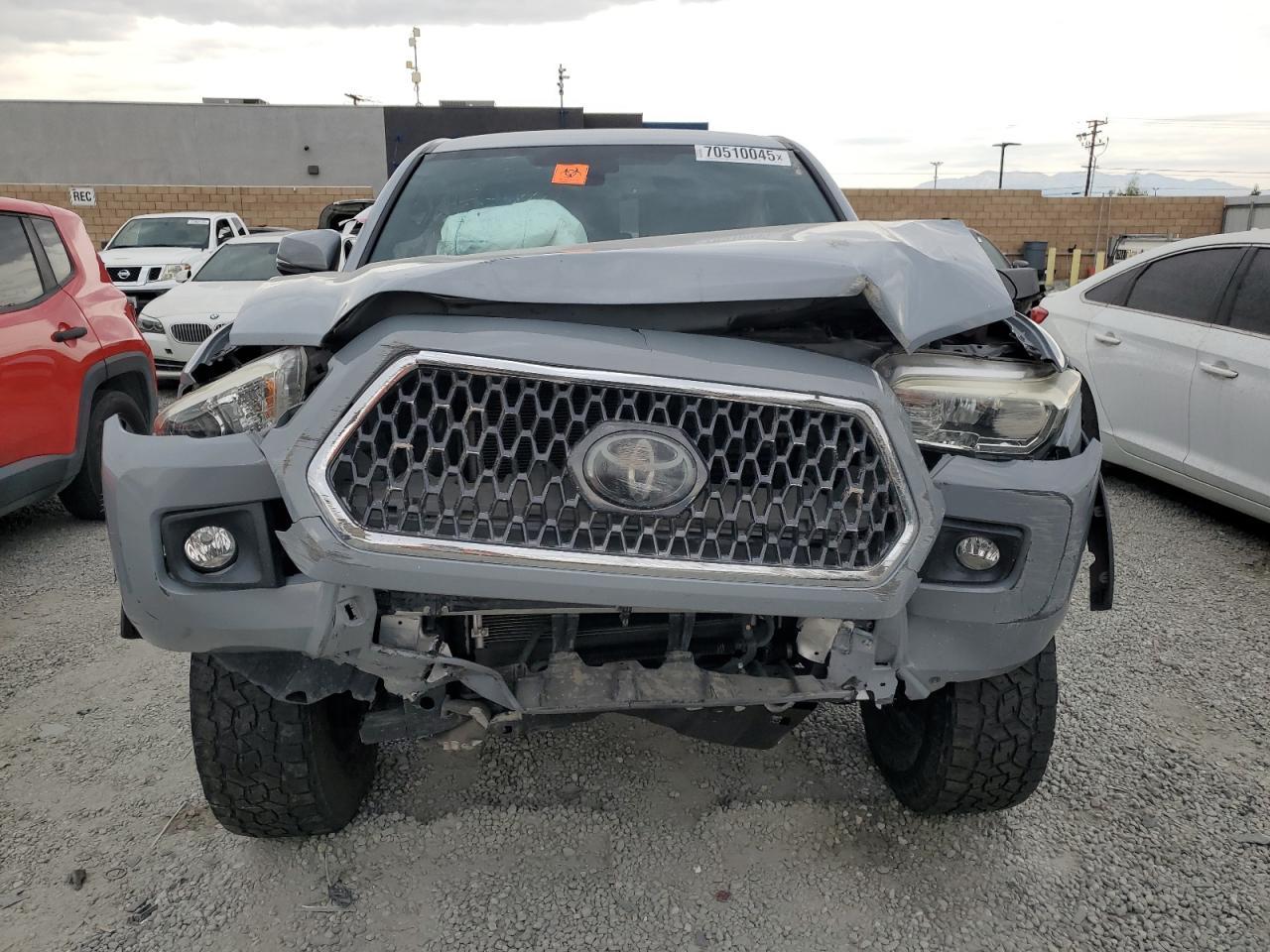 2018 Toyota Tacoma Double Cab - Image 5