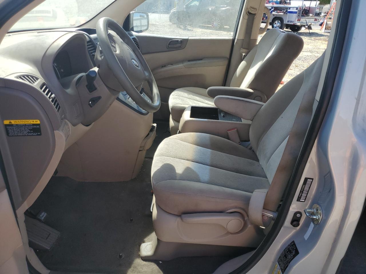 2014 Kia Sedona Lx - Image 7