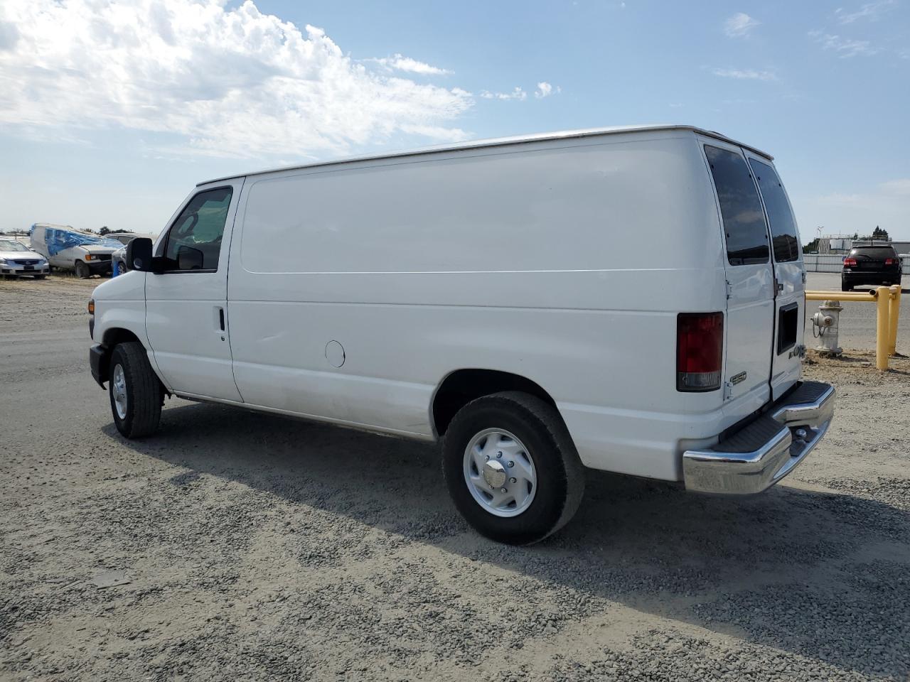 2009 Ford Econoline E150 Van - Фото 2