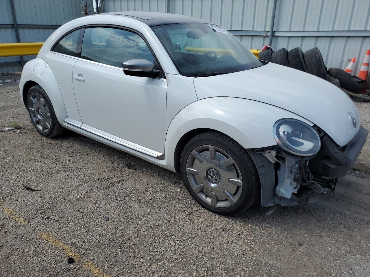 2014 Volkswagen Beetle - Image 4