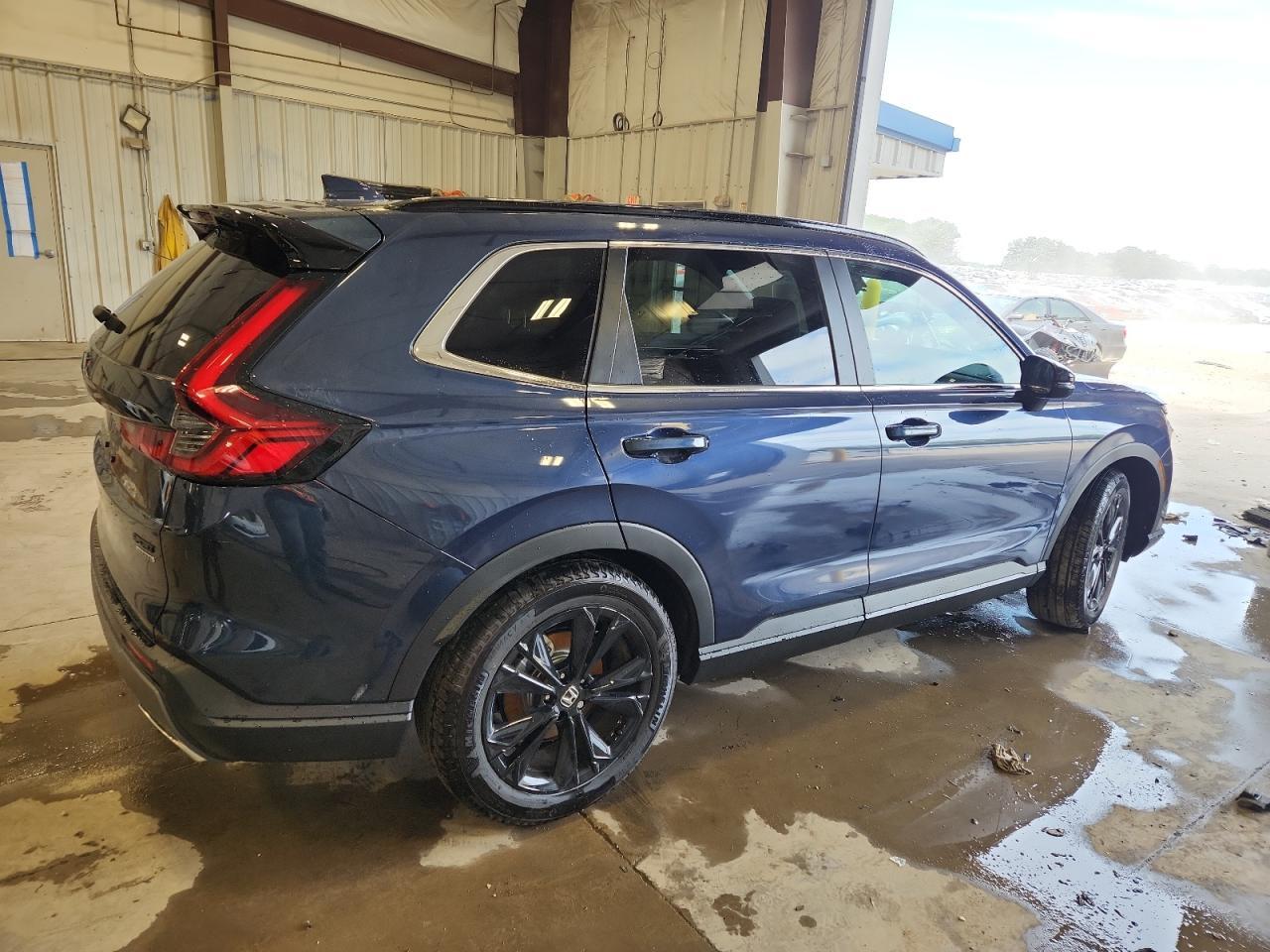 2025 Honda Cr-V Sport Touring - Image 3