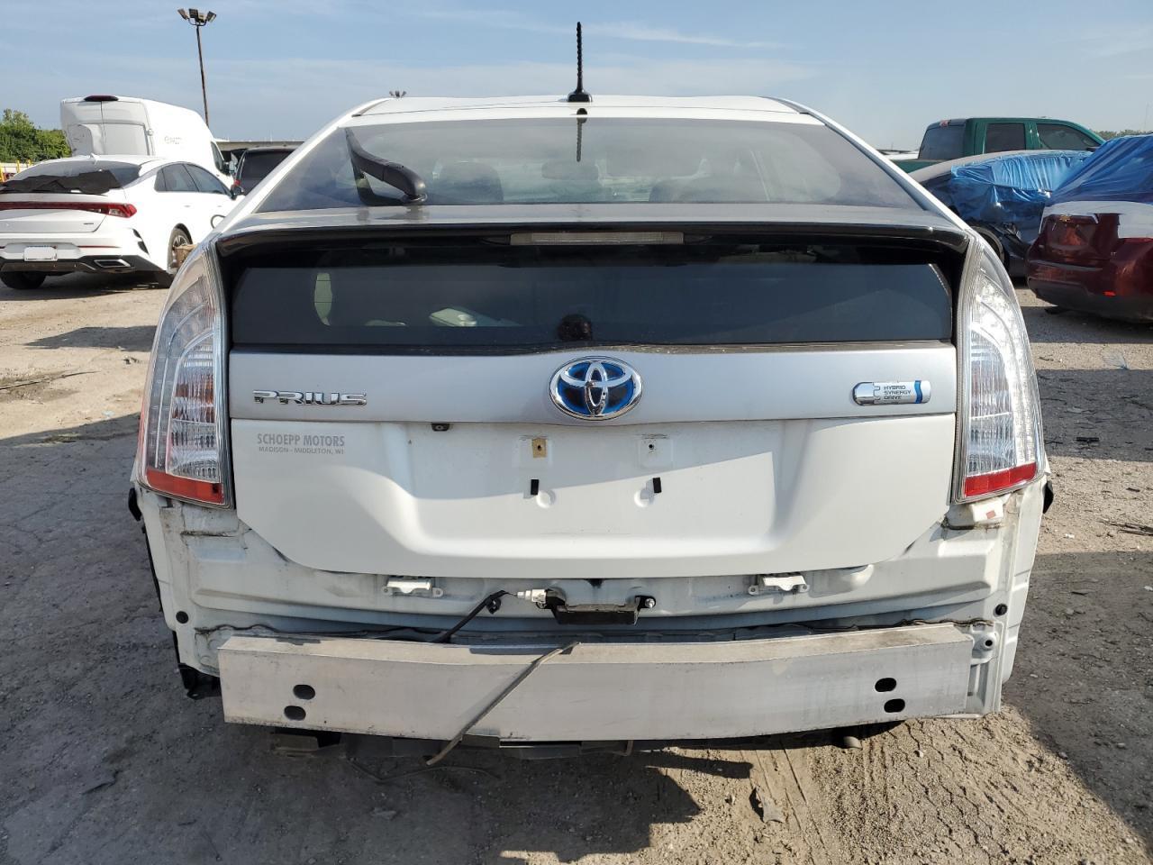 2013 Toyota Prius Plug-In - Image 6