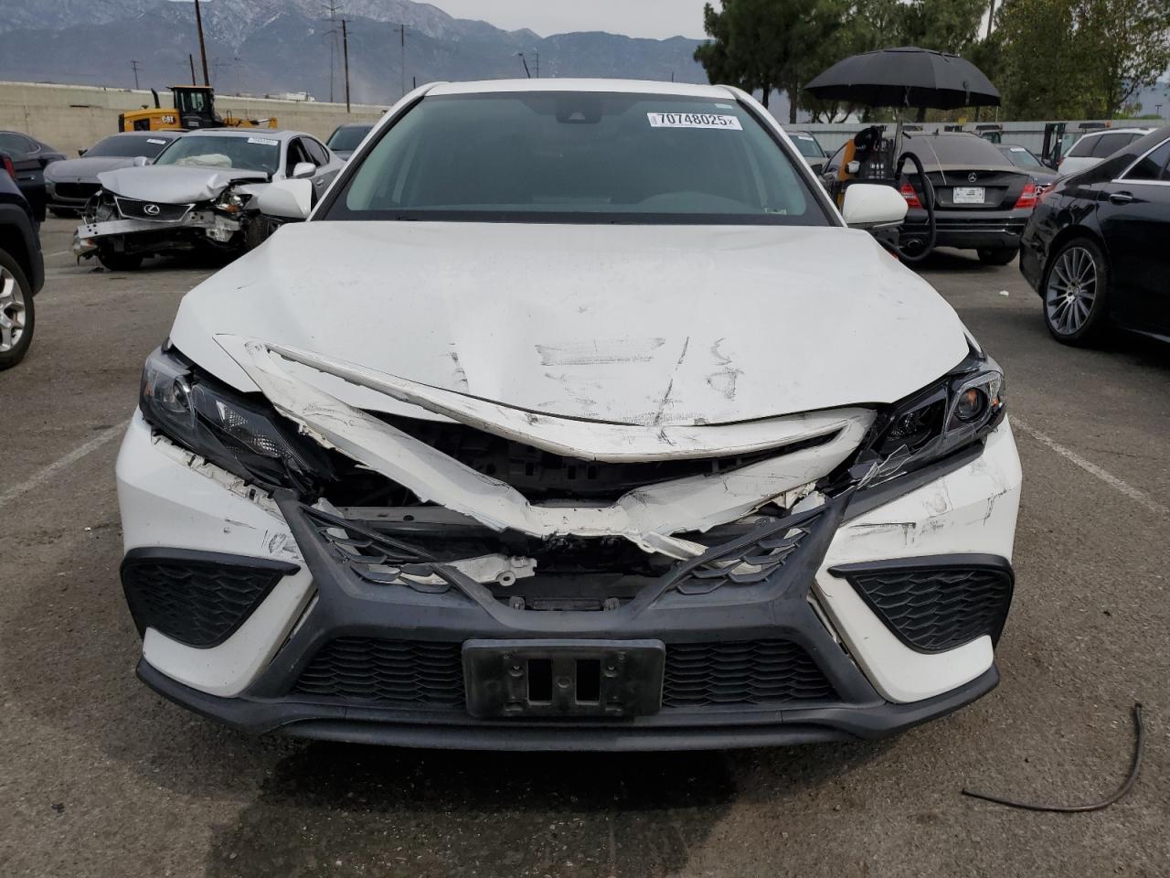 2021 Toyota Camry Se - Фото 5