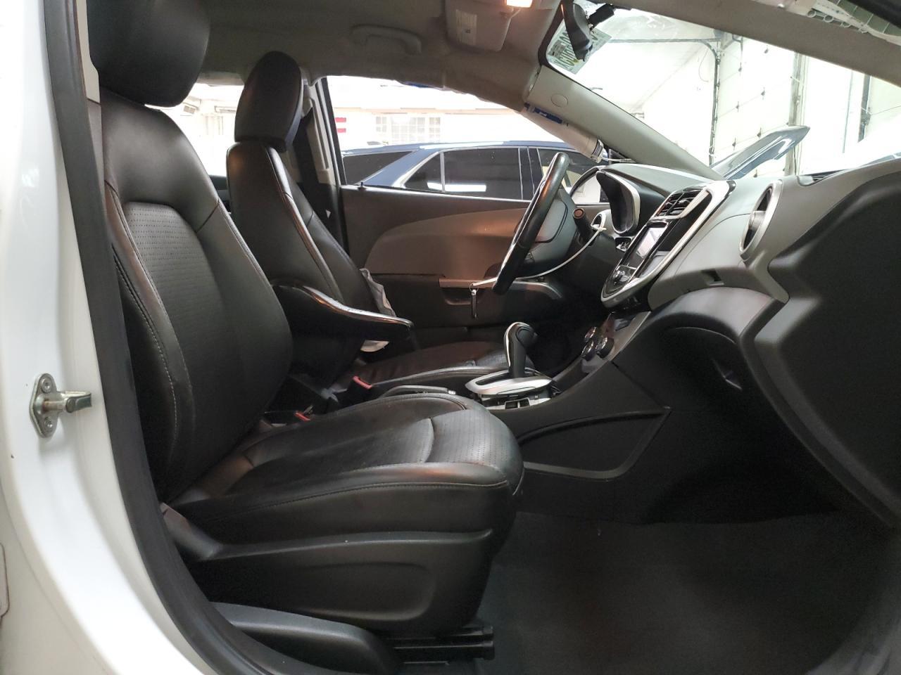 2020 Chevrolet Sonic Premier - Фото 7