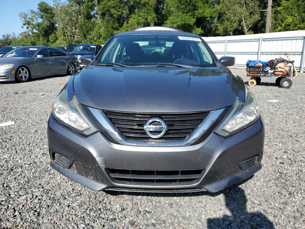 2018 Nissan Altima 2.5 - Image 5