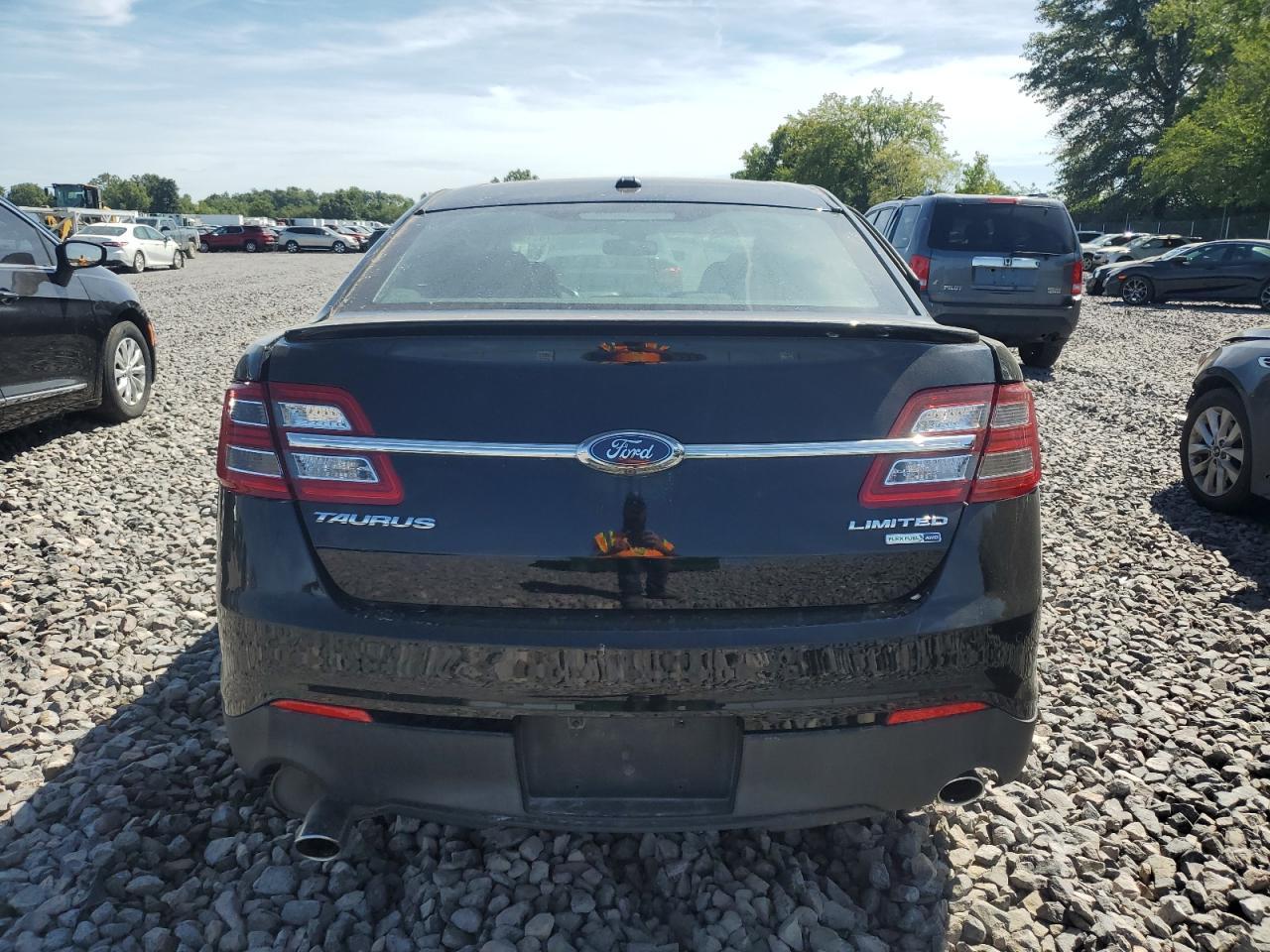 2017 Ford Taurus Limited - Image 6