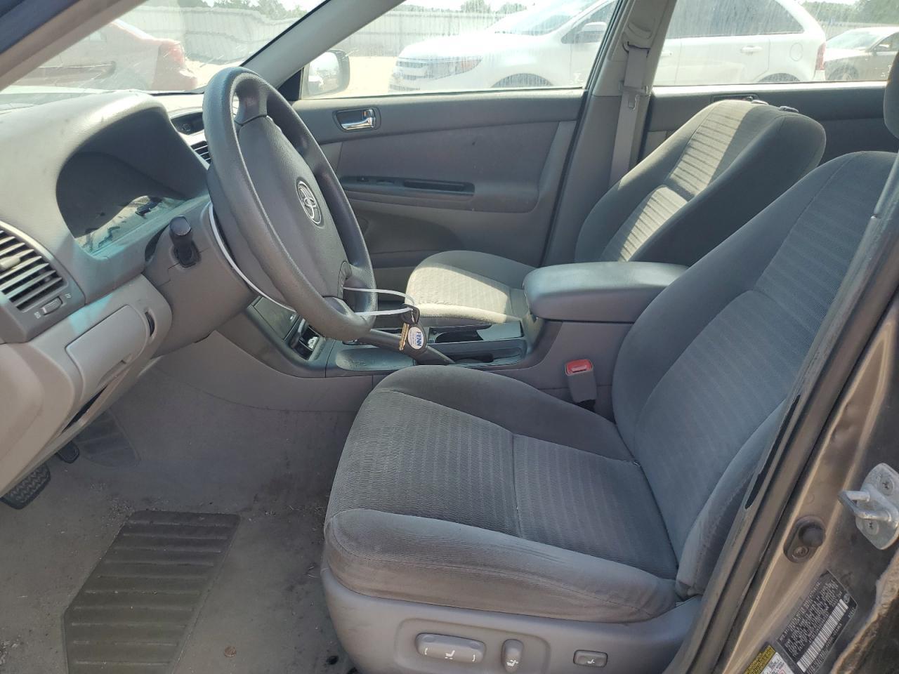 2005 Toyota Camry Le - Image 7