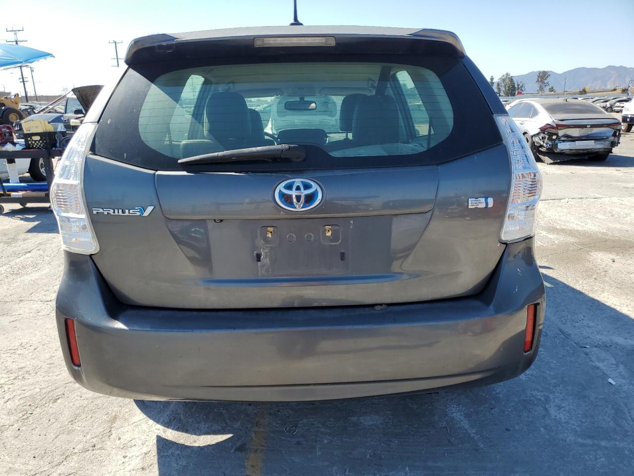2012 Toyota Prius V - Фото 6
