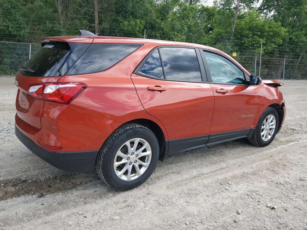 2020 Chevrolet Equinox Ls - Фото 3