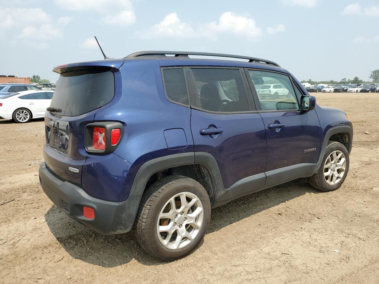 2016 Jeep Renegade Latitude - Image 3