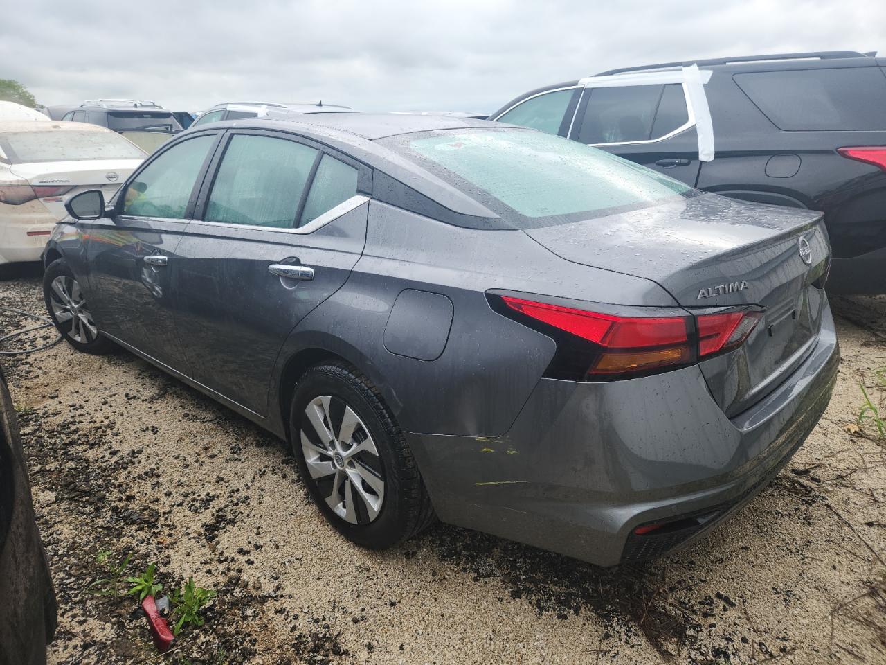 2024 Nissan Altima S - Фото 2