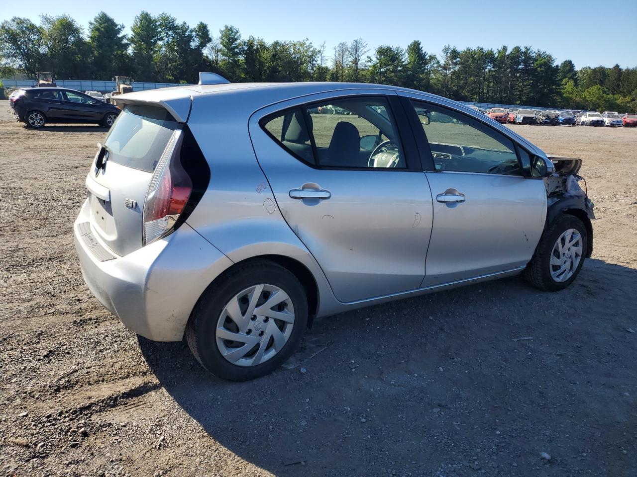 2015 Toyota Prius C - Image 3