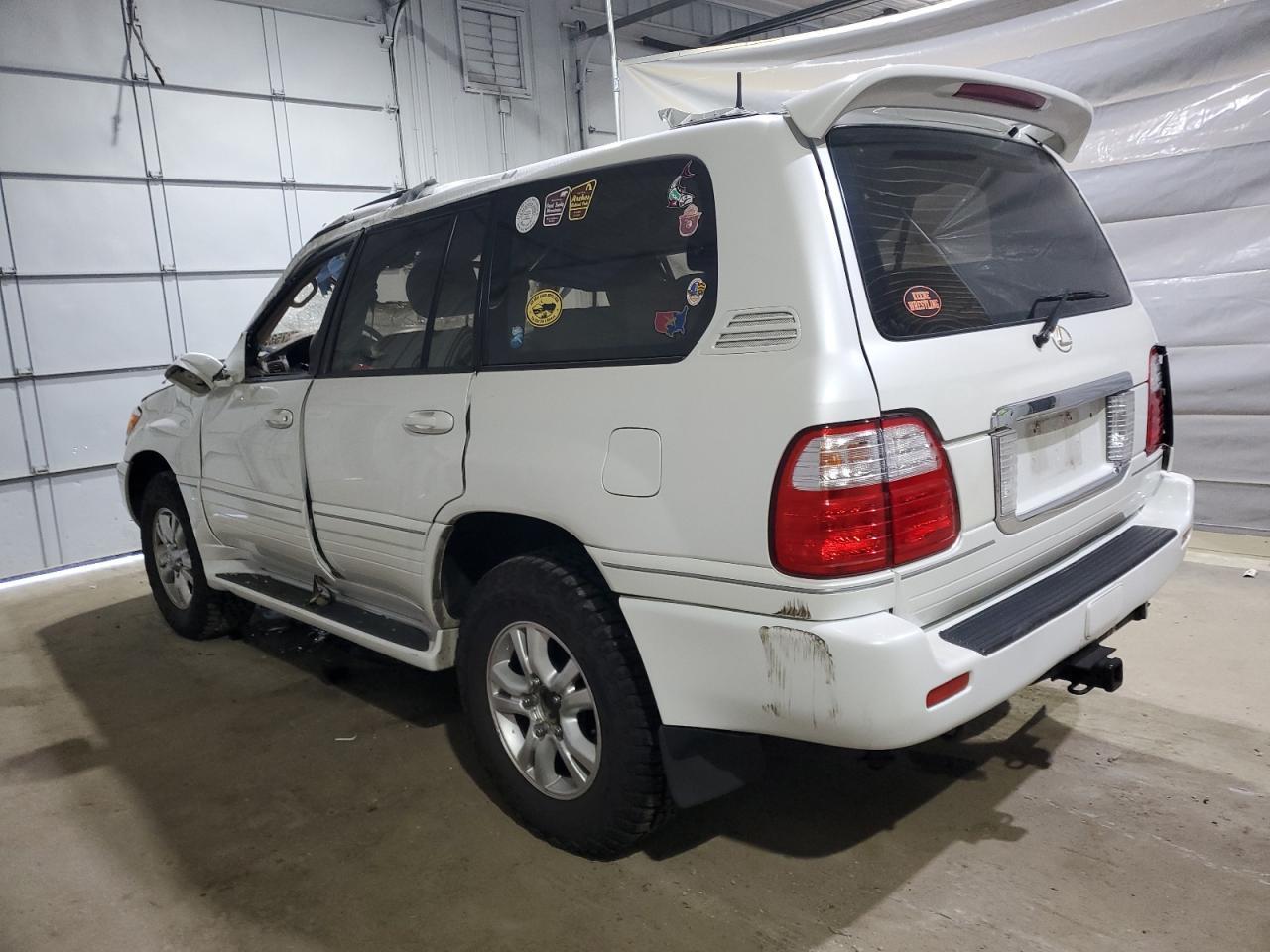 2003 Lexus Lx 470 - Image 2