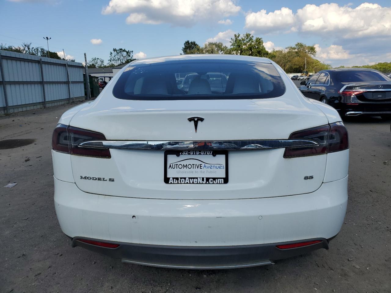 2014 Tesla Model S 4D 85 - Image 6