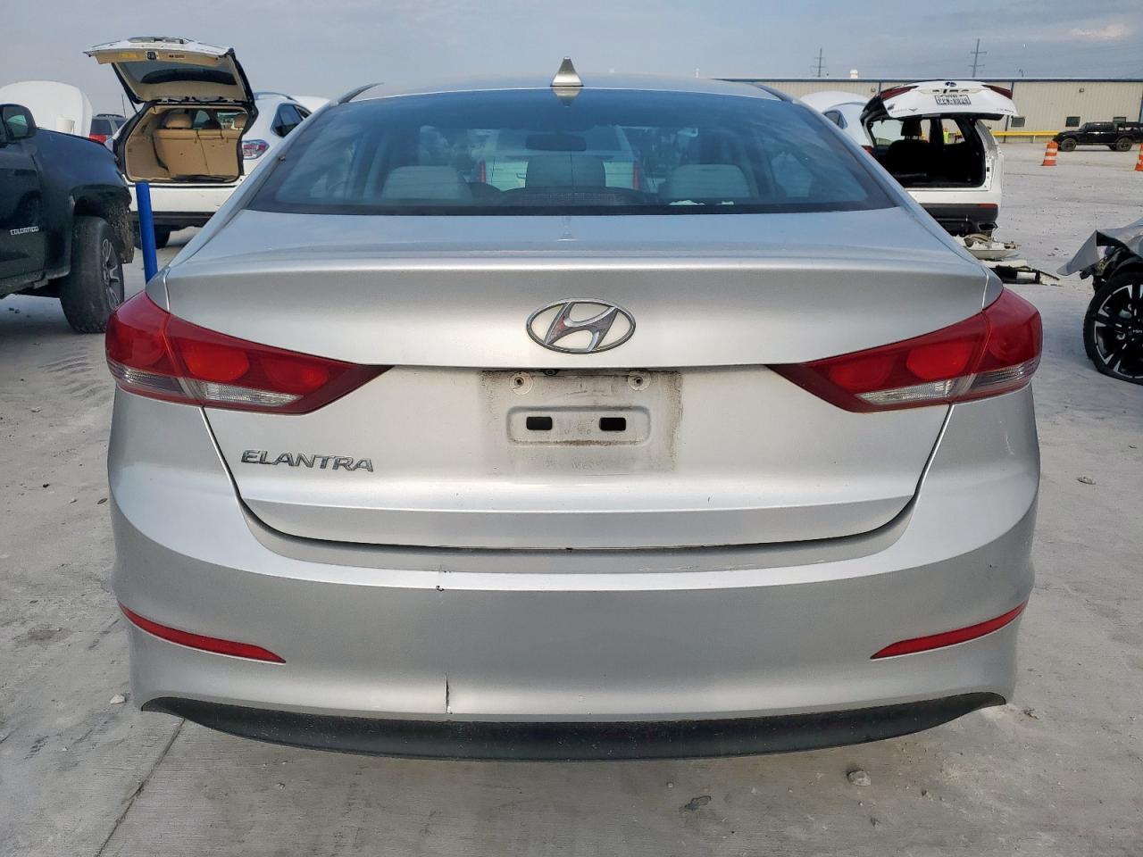 2018 Hyundai Elantra Sel - Image 6