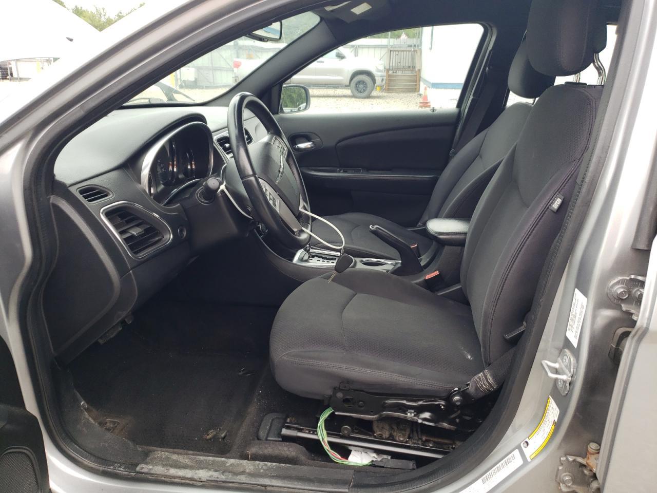 2014 Chrysler 200 Touring - Image 7