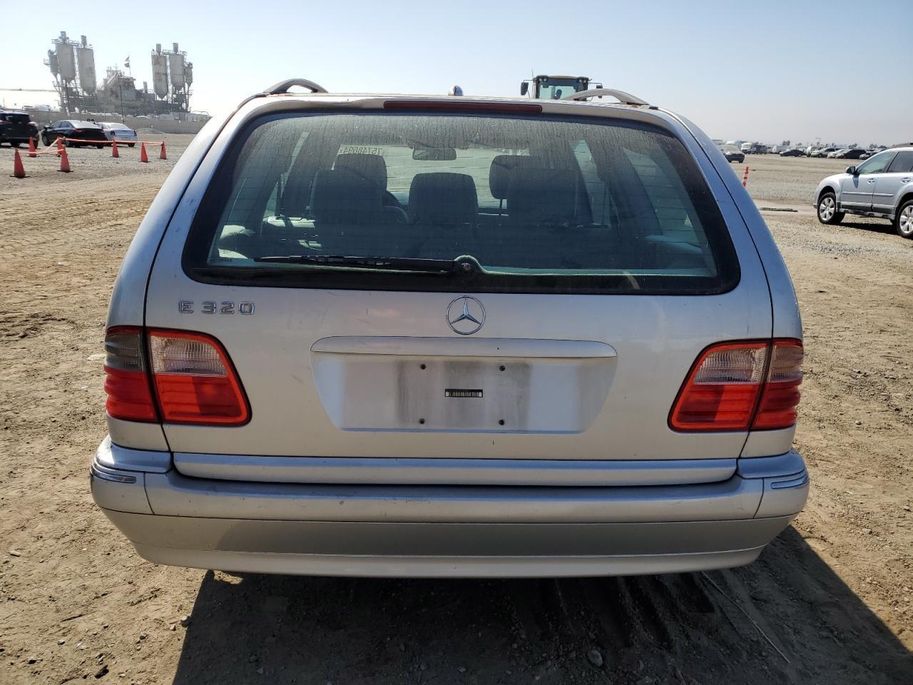 2001 Mercedes-Benz E 320 - Image 6