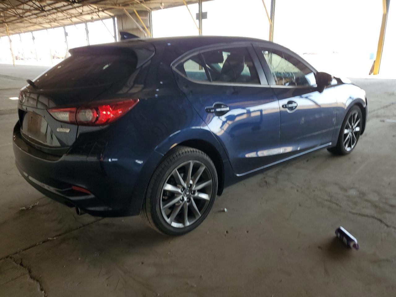 2018 Mazda 3 Touring - Image 3