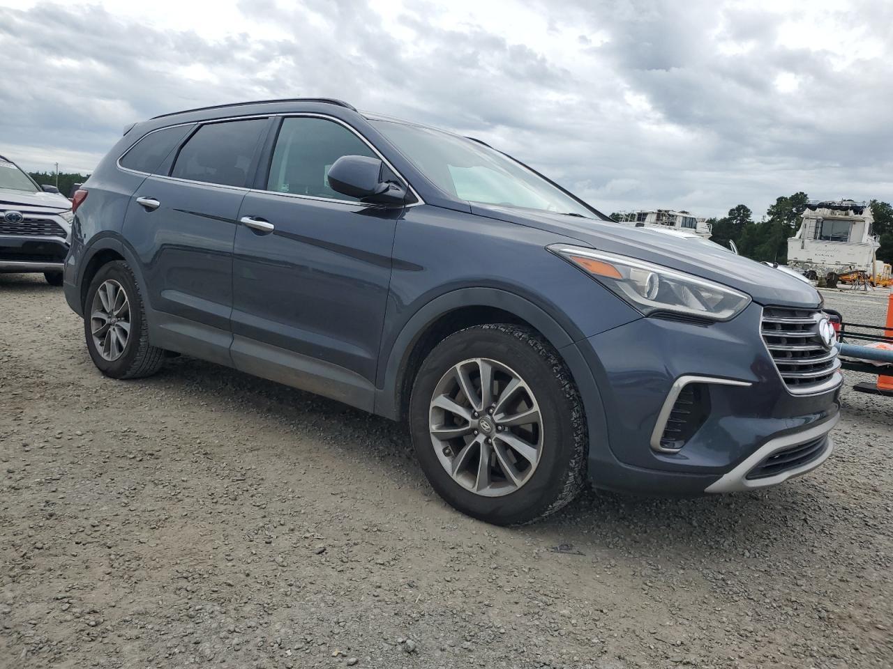 2017 Hyundai Santa Fe Se - Image 4