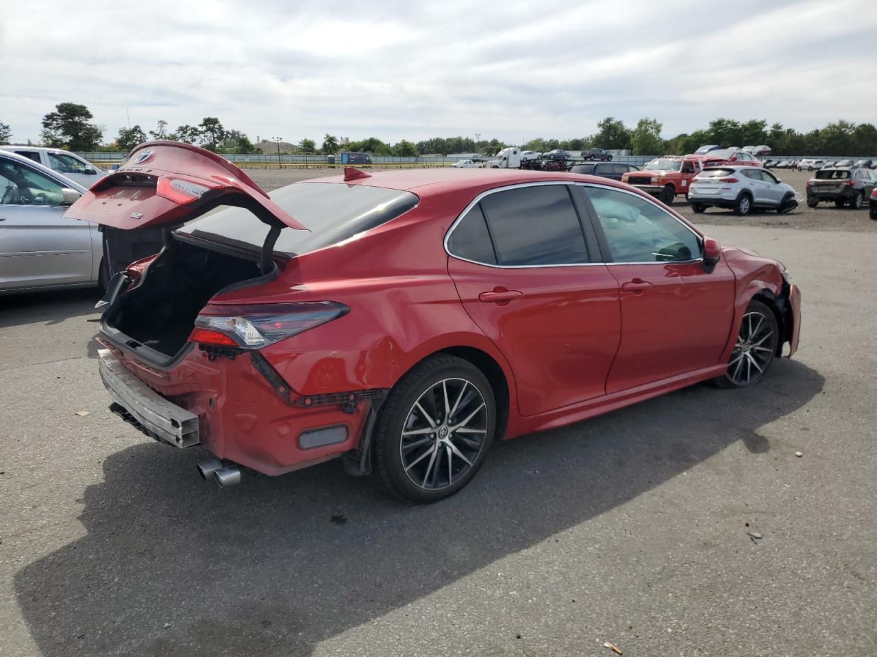 2021 Toyota Camry Se - Image 3