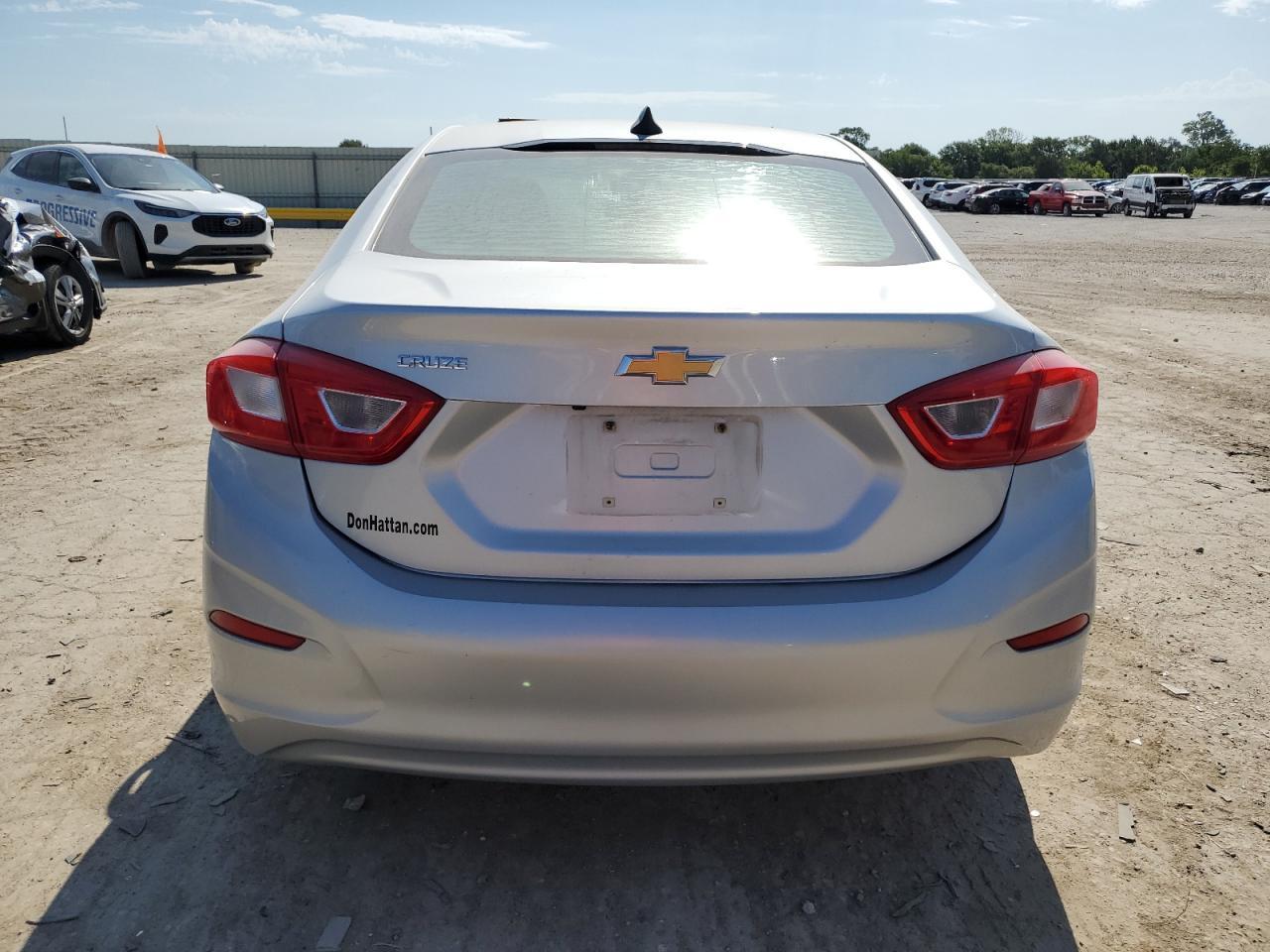 2017 Chevrolet Cruze Ls - Фото 6