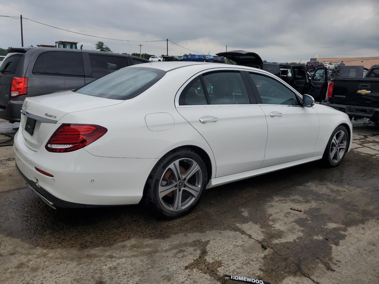 2019 Mercedes-Benz E 300 4Matic - Image 3