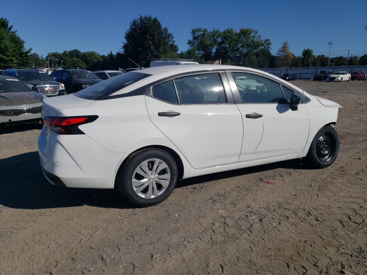 2023 Nissan Versa S - Фото 3
