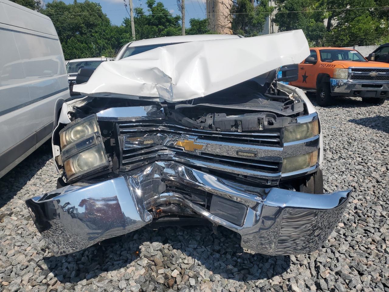 2015 Chevrolet Silverado C2500 Heavy Duty - Image 5
