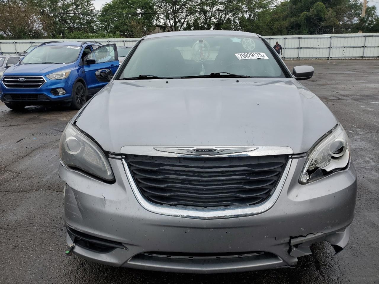 2013 Chrysler 200 Touring - Фото 5