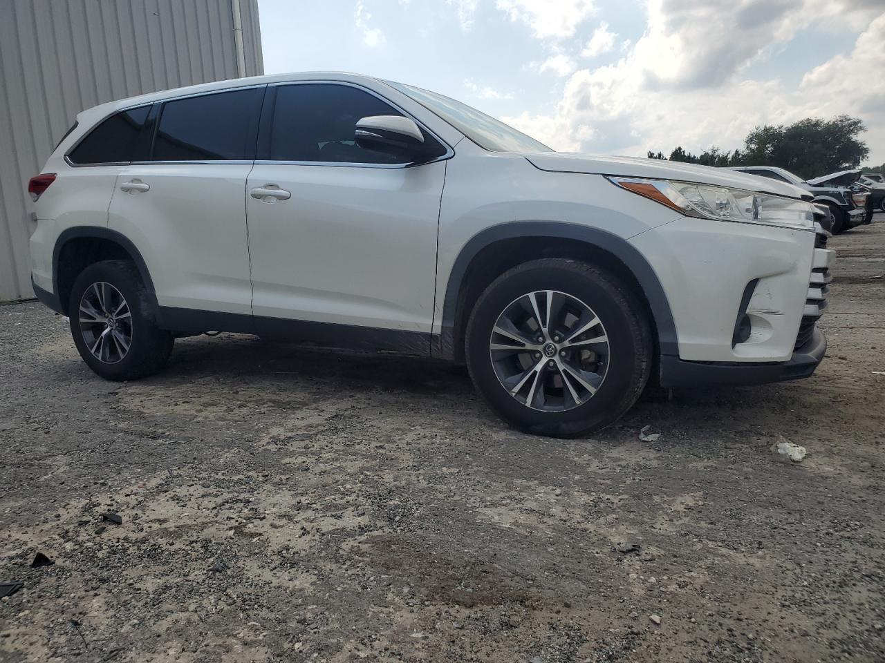 2019 Toyota Highlander Le - Фото 4