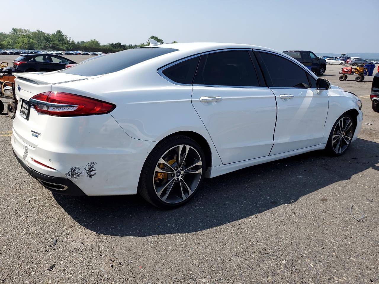 2019 Ford Fusion Titanium - Image 3