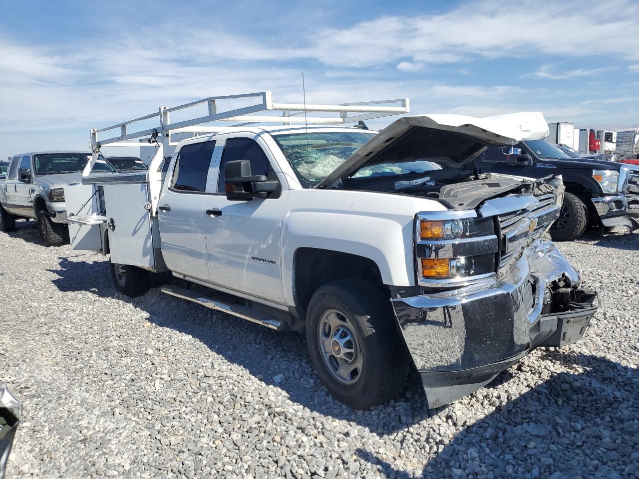 2015 Chevrolet Silverado C2500 Heavy Duty - Фото 4