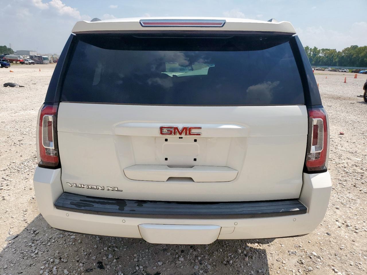 2015 GMC Yukon Xl C1500 Slt - Image 6